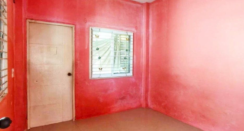 For sale 3 bedrooms house in Mueang Nakhon Ratchasima, Nakhon Ratchasima
