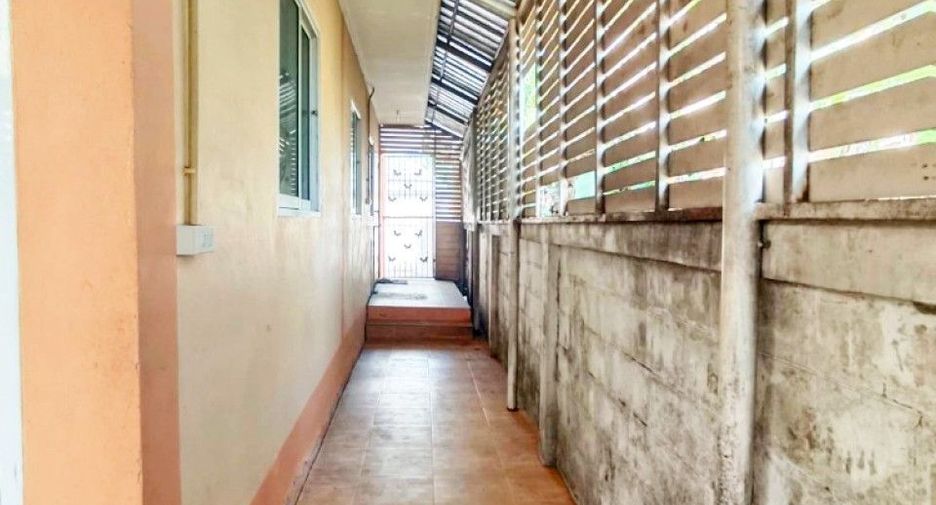 For sale 3 bedrooms house in Mueang Nakhon Ratchasima, Nakhon Ratchasima