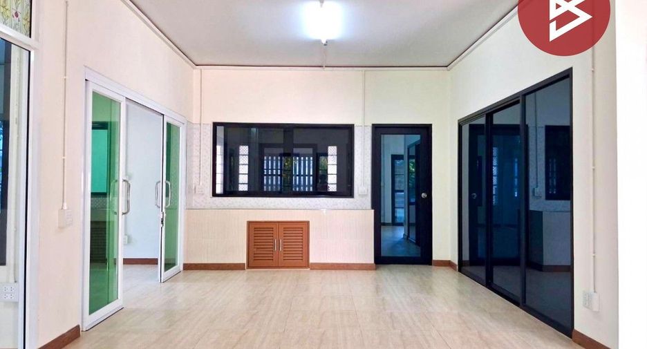For sale 3 bedrooms house in Tron, Uttaradit