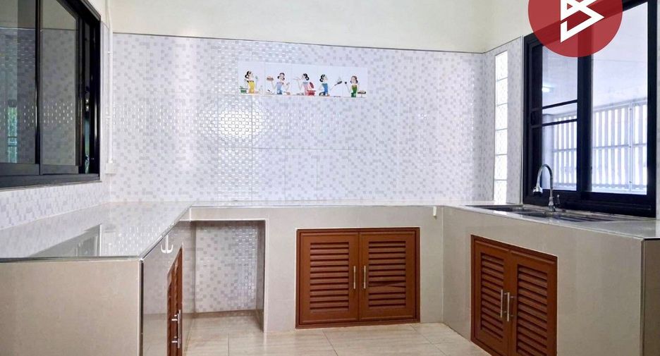 For sale 3 bedrooms house in Tron, Uttaradit