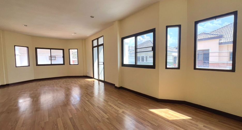 For sale 3 bedrooms house in Pak Kret, Nonthaburi