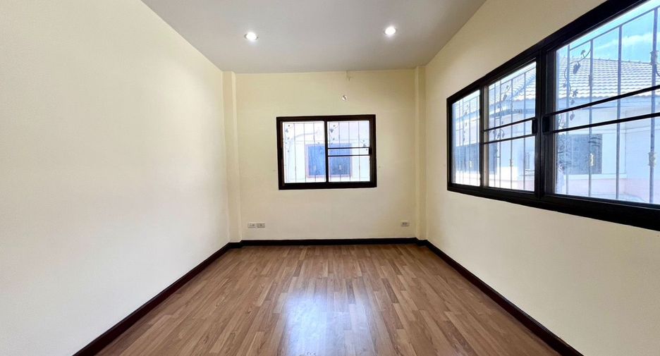 For sale 3 bedrooms house in Pak Kret, Nonthaburi