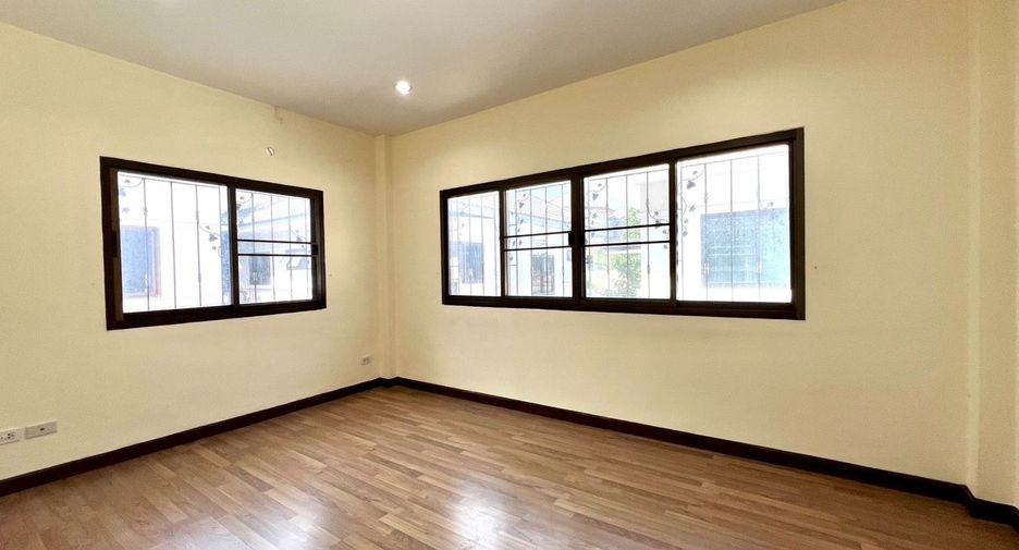 For sale 3 bedrooms house in Pak Kret, Nonthaburi