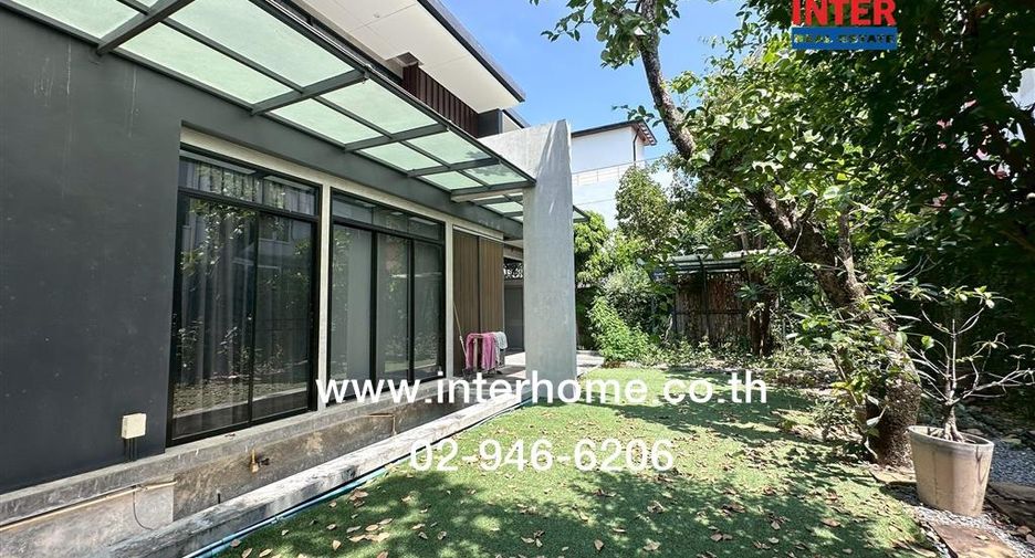 For sale 3 bedrooms house in Wang Thonglang, Bangkok