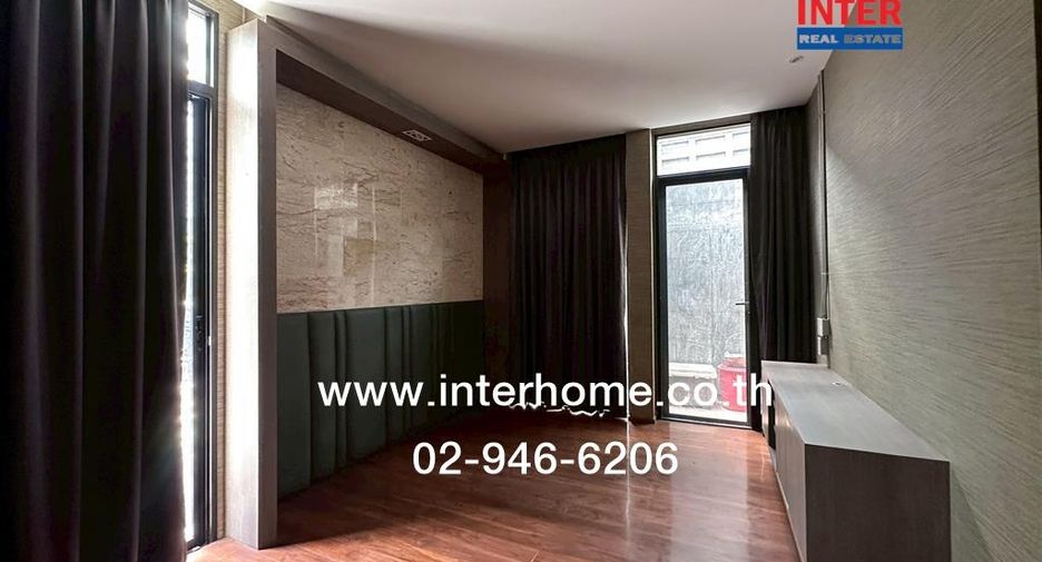 For sale 3 bedrooms house in Wang Thonglang, Bangkok