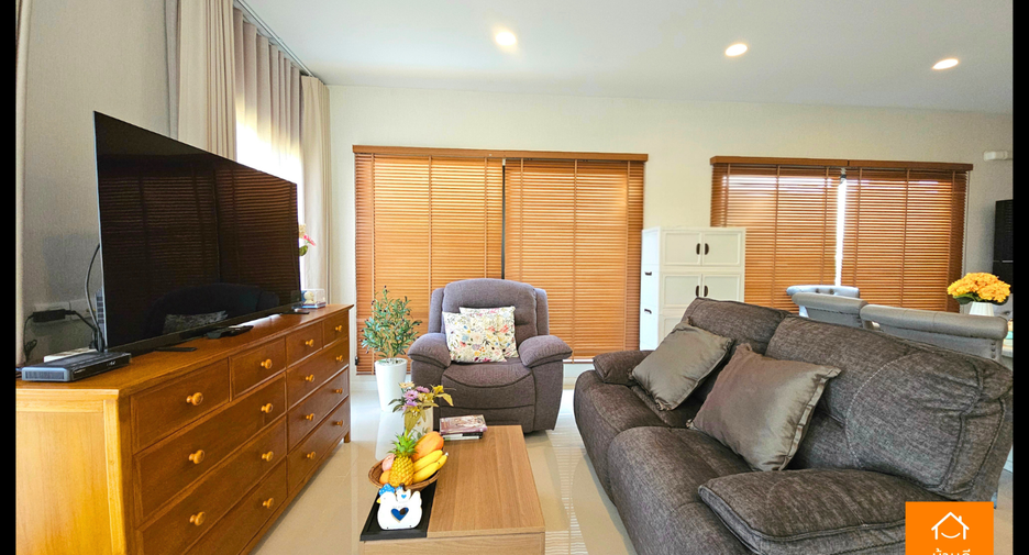 For sale 4 bedrooms house in Khlong Sam Wa, Bangkok