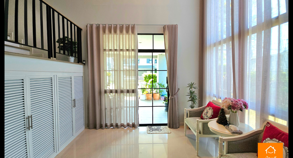 For sale 4 bedrooms house in Khlong Sam Wa, Bangkok