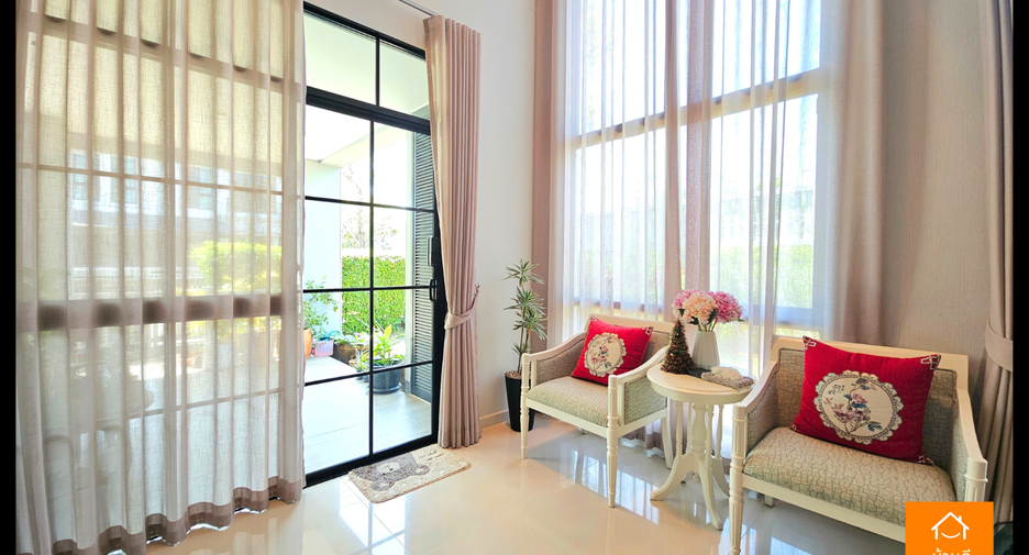 For sale 4 bedrooms house in Khlong Sam Wa, Bangkok