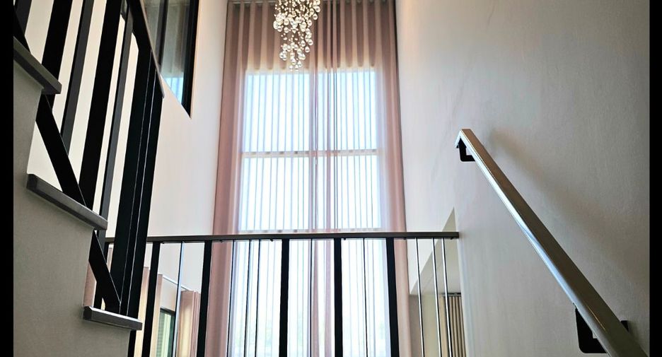 For sale 4 bedrooms house in Khlong Sam Wa, Bangkok