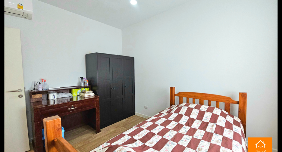 For sale 4 bedrooms house in Khlong Sam Wa, Bangkok