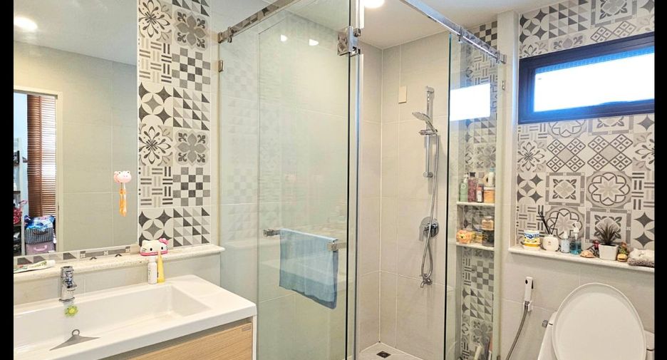 For sale 4 bedrooms house in Khlong Sam Wa, Bangkok