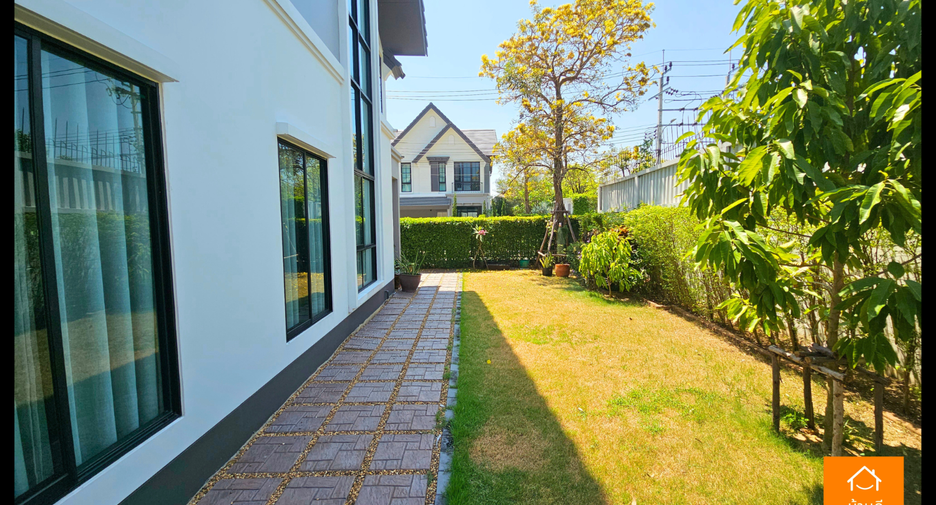 For sale 4 bedrooms house in Khlong Sam Wa, Bangkok