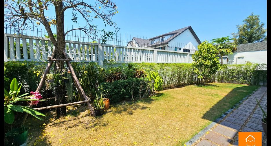 For sale 4 bedrooms house in Khlong Sam Wa, Bangkok