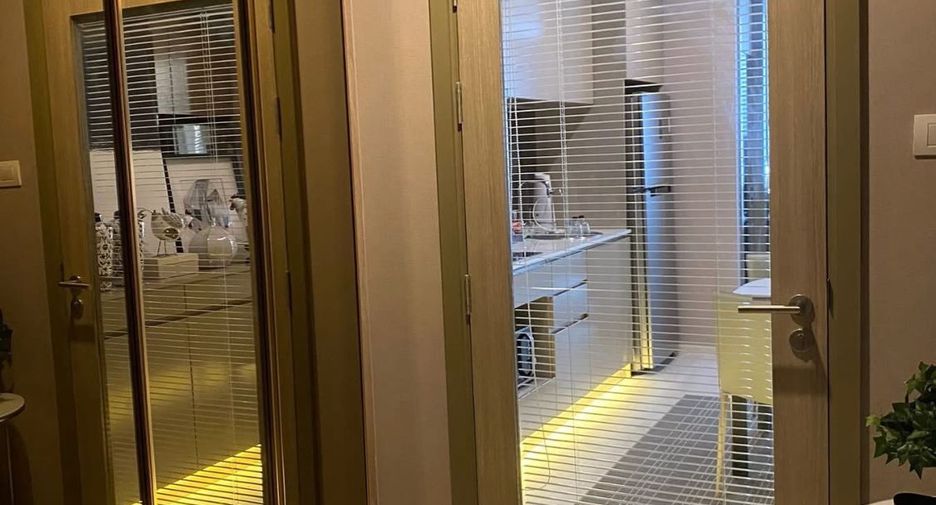 For rent 2 bedrooms condo in Pathum Wan, Bangkok