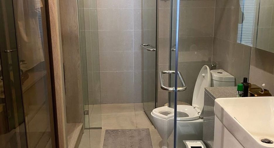 For rent 2 bedrooms condo in Pathum Wan, Bangkok
