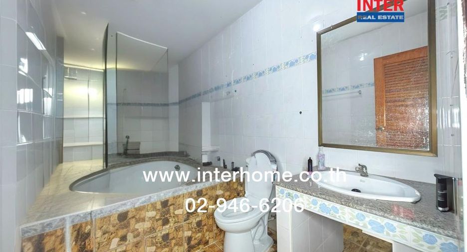 For sale 4 ベッドルーム retail Space in Saphan Sung, Bangkok