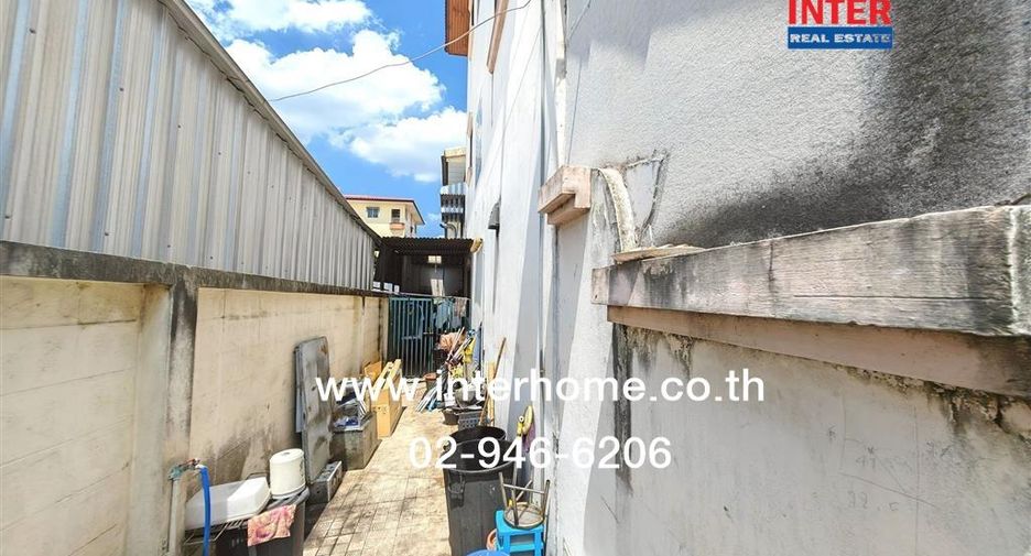 For sale 4 ベッドルーム retail Space in Saphan Sung, Bangkok