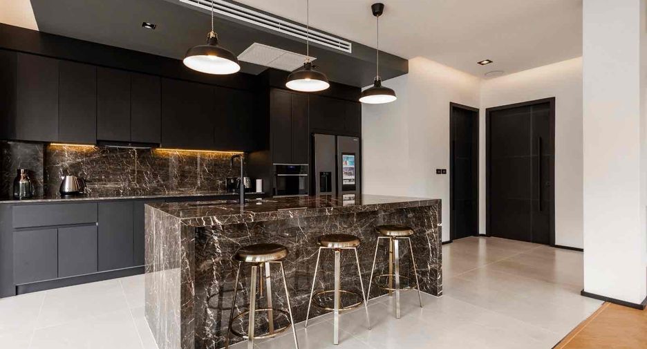 Villa zur Miete mit 5 Zimmer in Bang Lamung, Chonburi