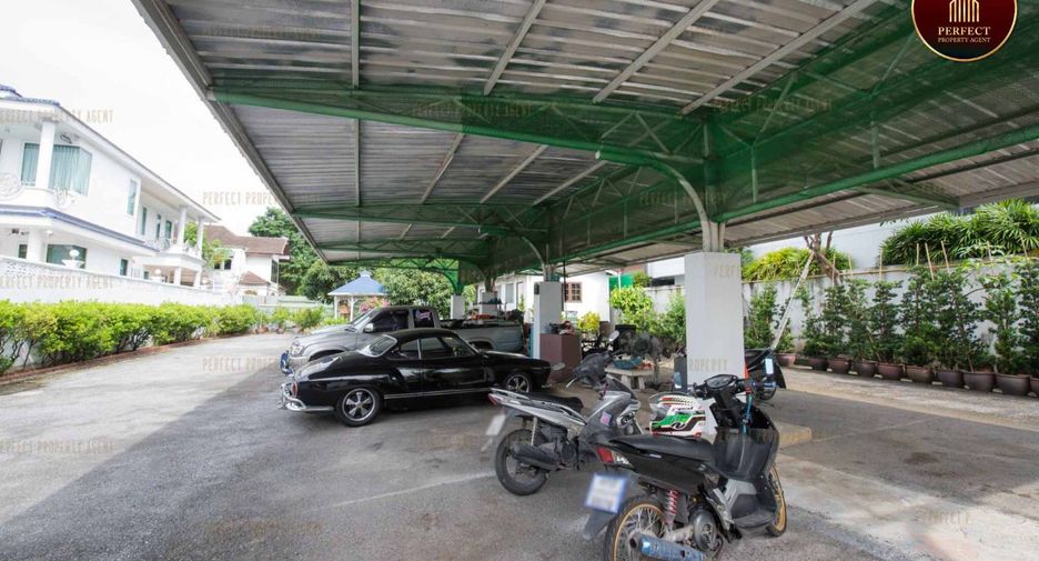 Grundstück zum Kauf in Huai Khwang, Bangkok