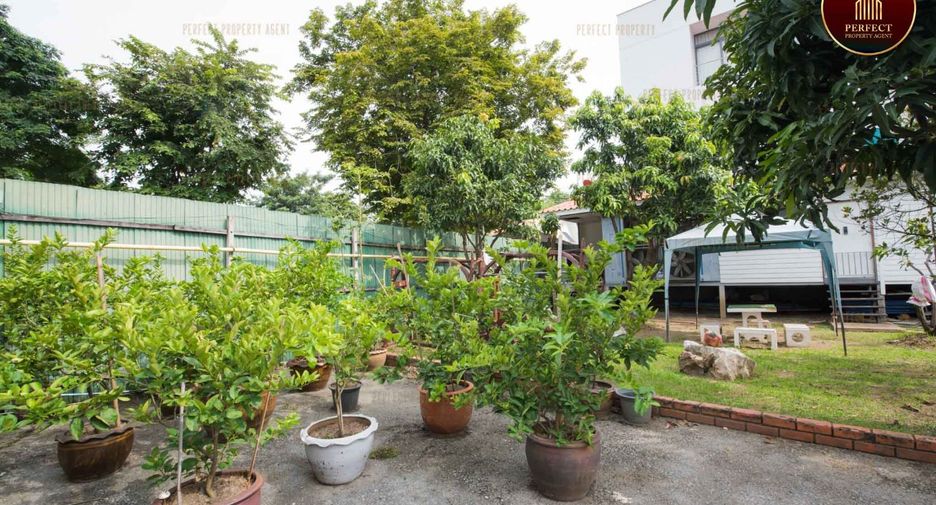 Grundstück zum Kauf in Huai Khwang, Bangkok