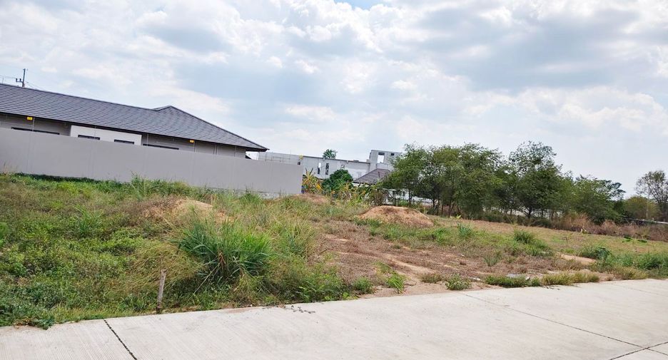 出售 土地 在 Bang Lamung, Chon Buri