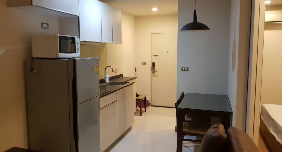 For rent 1 bed condo in Phra Khanong, Bangkok