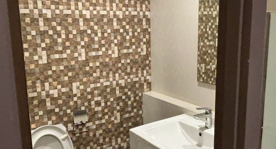 For sale 1 bed condo in Min Buri, Bangkok