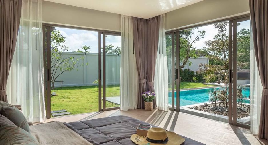 For rent 4 bedrooms villa in Mueang Phuket, Phuket
