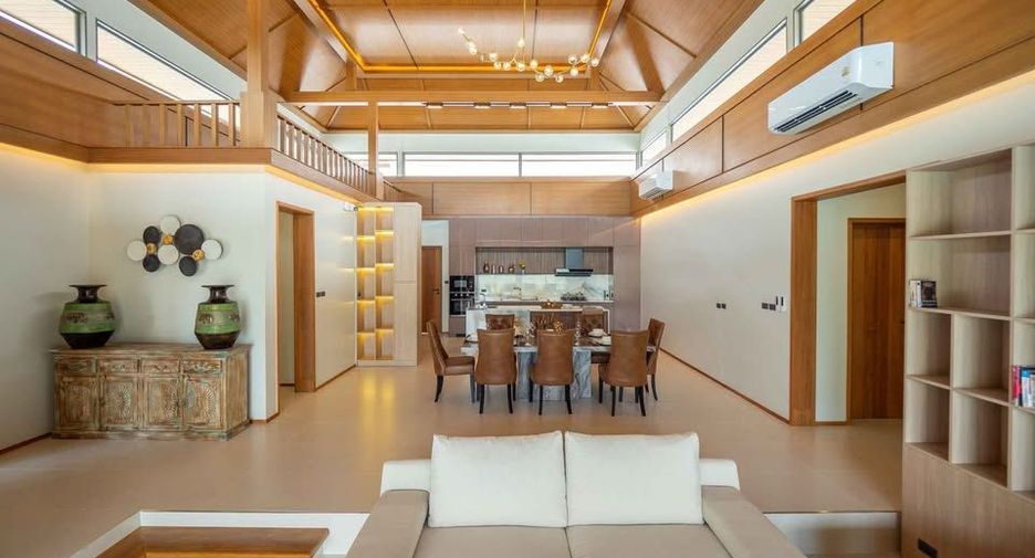 For rent 4 bedrooms villa in Mueang Phuket, Phuket