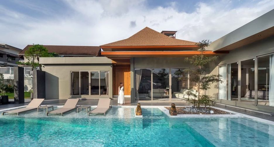 For rent 4 bedrooms villa in Mueang Phuket, Phuket