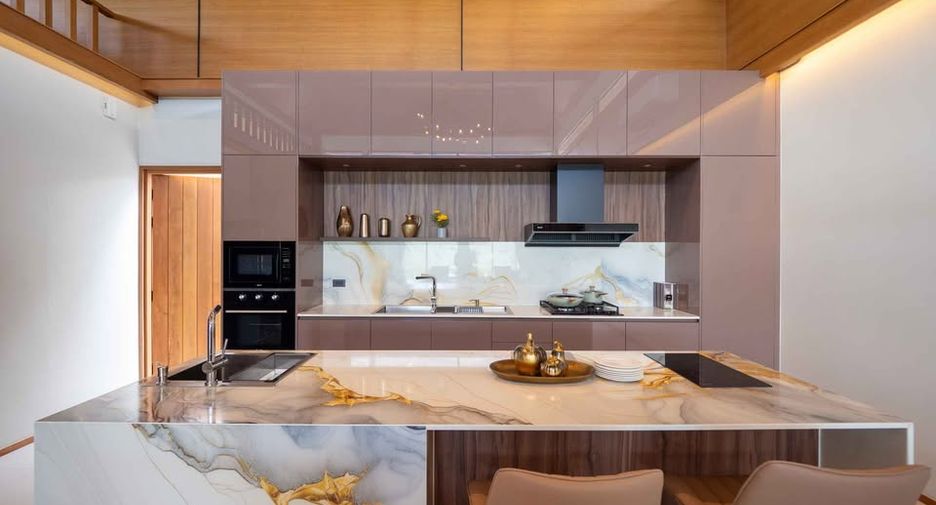 For rent 4 bedrooms villa in Mueang Phuket, Phuket