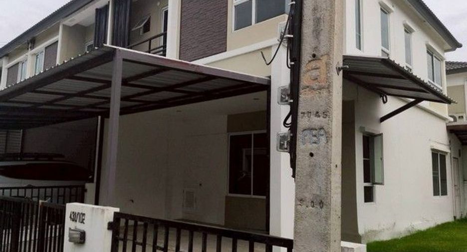 Casa adosada en venta de 3 habitaciones en Mueang Pathum Thani, Pathum Thani
