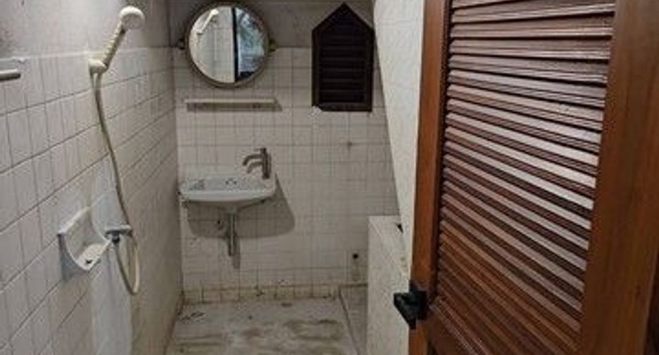 For rent 3 bedrooms townhouse in Don Mueang, Bangkok