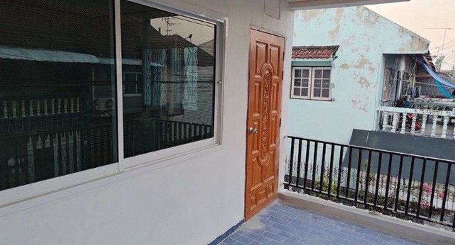 For rent 3 bedrooms townhouse in Don Mueang, Bangkok