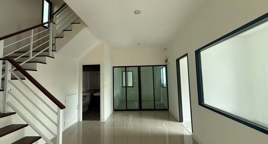 For sale 4 bedrooms house in Lam Luk Ka, Pathum Thani