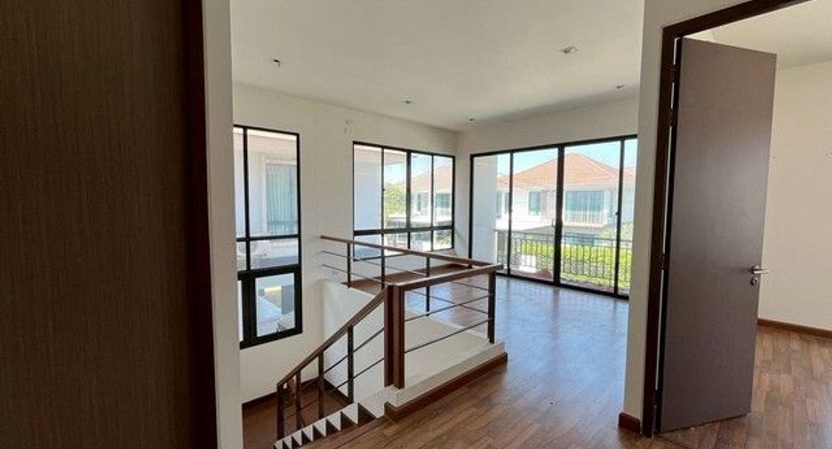 For sale 4 bedrooms house in Thanyaburi, Pathum Thani
