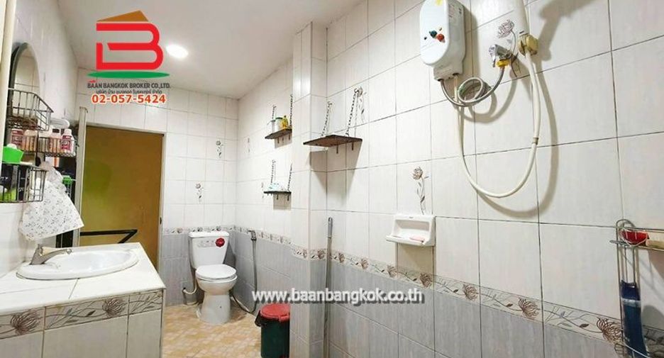 For rent and for sale 6 bedrooms townhouse in Bang Yai, Nonthaburi