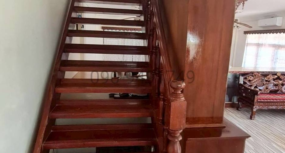 Casa en alquiler de 3 habitaciones en Chatuchak, Bangkok