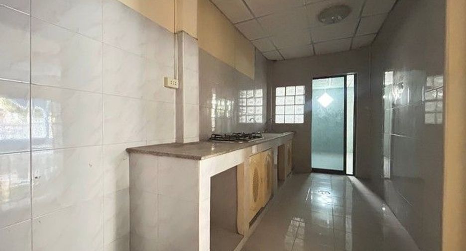 For sale 3 bedrooms townhouse in Bang Phli, Samut Prakan