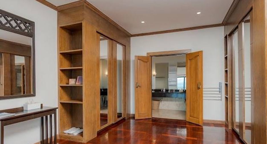 For rent and for sale 4 bedrooms villa in Thalang, Phuket