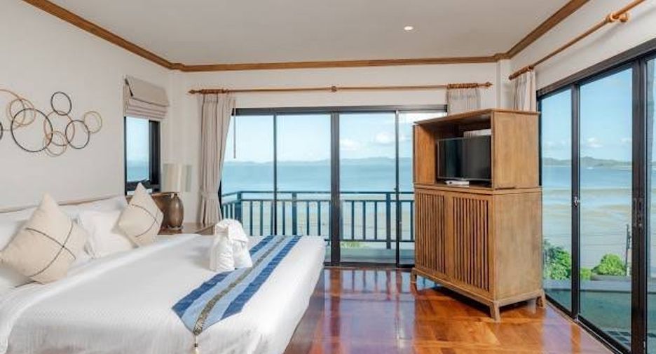 For rent and for sale 4 bedrooms villa in Thalang, Phuket