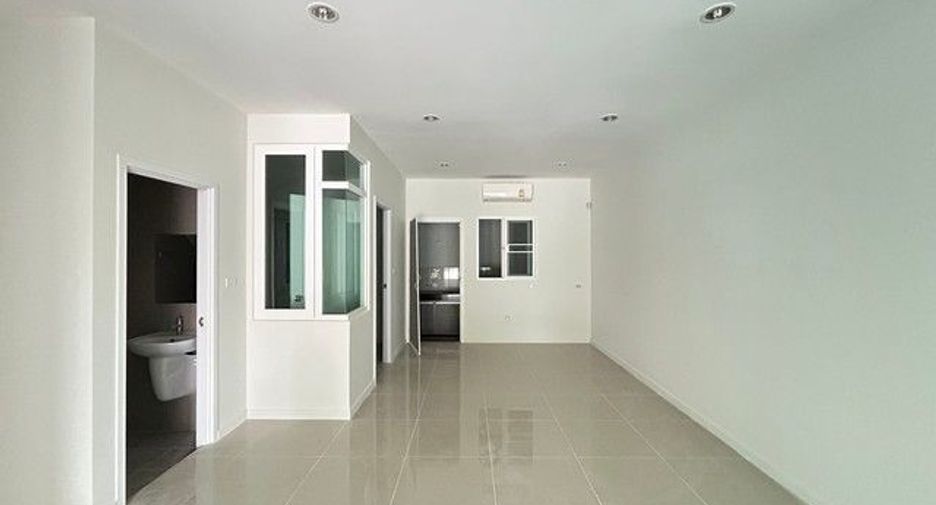 Casa adosada en venta de 3 habitaciones en Bang Yai, Nonthaburi