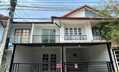 For sale 3 bedrooms townhouse in Phra Samut Chedi, Samut Prakan
