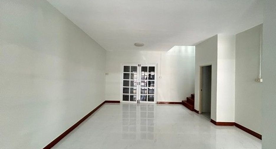 Reihenhaus zum Kauf mit 3 Zimmer in Phra Samut Chedi, Samut Prakan