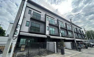 For sale 4 bedrooms townhouse in Bang Bua Thong, Nonthaburi