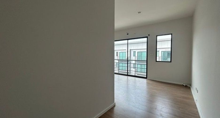 Casa adosada en venta de 4 habitaciones en Bang Bua Thong, Nonthaburi