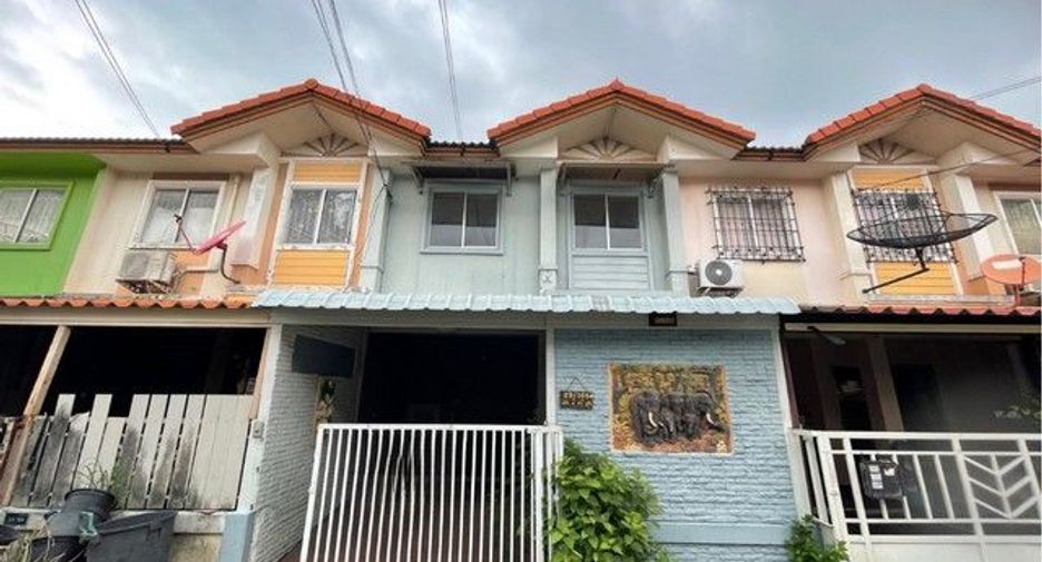 For sale 3 bedrooms townhouse in Sai Noi, Nonthaburi