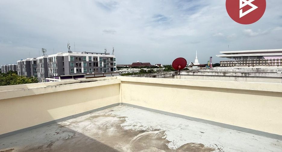 Gewerbefläche zur Miete und zum Kauf mit 5 Zimmer in Phutthamonthon, Nakhon Pathom