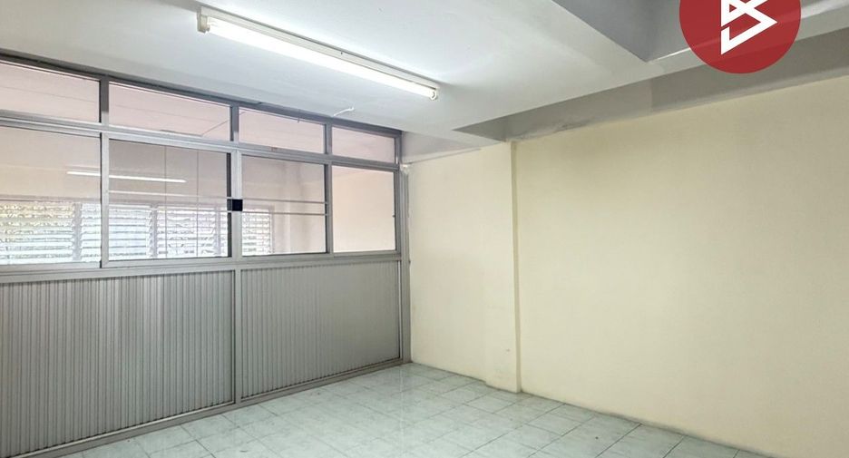 Gewerbefläche zur Miete und zum Kauf mit 5 Zimmer in Phutthamonthon, Nakhon Pathom