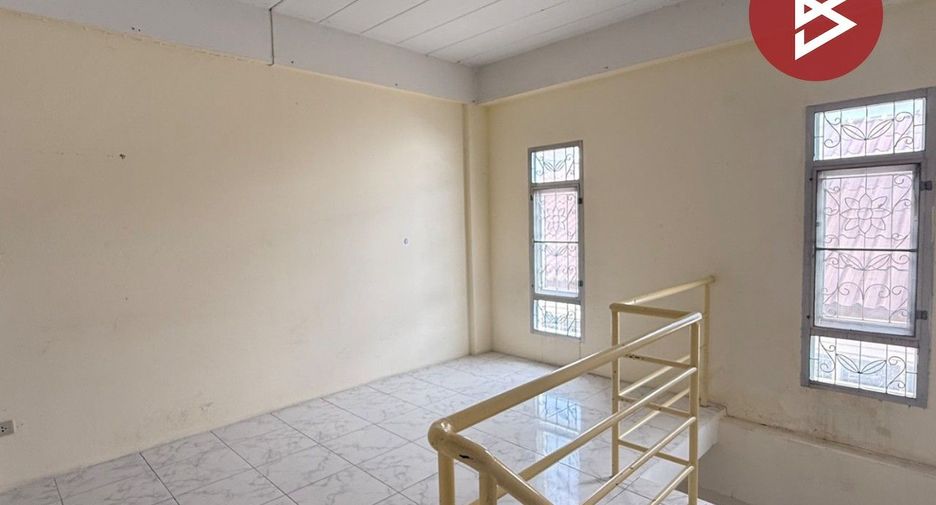 Gewerbefläche zur Miete und zum Kauf mit 5 Zimmer in Phutthamonthon, Nakhon Pathom